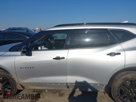 2021 Chevrolet Blazer LT with VIN 3GNKBCRS3MS583534, listed as a IAAI auction lot 42063758 with 25,920 mi miles and . Bid and sale history available at DreamBid. Image 14.