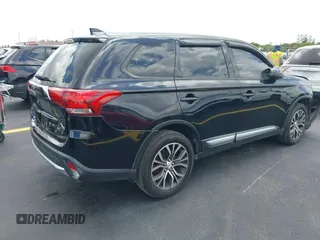 2017 Mitsubishi Outlander ES z VIN JA4AZ2A3XHZ052168, wystawiony jako IAAI lot #42194062 z przebiegiem 209 195 mil mil oraz . Historia ofert i sprzedaży dostępna na DreamBid. Obrazek 4.