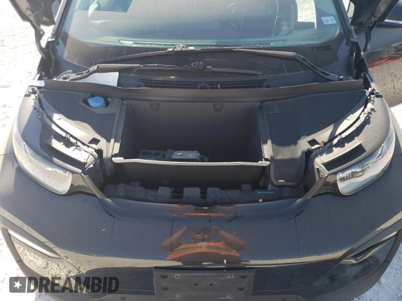 2019 BMW i3 with VIN WBY8P4C54K7D03050, listed as a Copart auction lot 76057684 with 31,858 mi miles and Salvage Title. Bid and sale history available at carsss.com. Image 12.