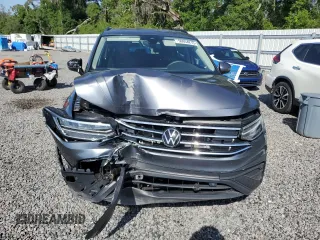 2024 Volkswagen Tiguan S z VIN 3VVRB7AX8RM069620, wystawiony jako Copart lot #56954215 z przebiegiem 22 079 mil mil oraz Szkoda całkowita • Salvage title. Historia ofert i sprzedaży dostępna na DreamBid. Obrazek 5.