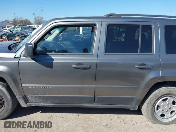 2013 Jeep Patriot Sport with VIN 1C4NJPBA0DD245736, listed as a IAAI auction lot 41651282 with 227,456 mi miles. Bid and sale history available at carsss.com. Image 14.