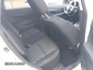 2024 Mitsubishi Outlander S z VIN JA4ARUAU8RU026106, wystawiony jako IAAI lot #42261854 z przebiegiem 5 439 mil mil oraz . Historia ofert i sprzedaży dostępna na DreamBid. Obrazek 8.