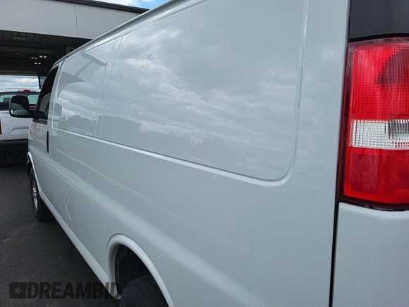2022 Chevrolet Express Cargo с VIN 1GCWGAFP2N1259977, выставлен на аукционе IAAI как лот 42566204 с пробегом 42 647 миль миль и . История ставок и продаж доступна на DreamBid. Изображение 22.