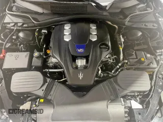 2014 Maserati Ghibli S Q4 z VIN ZAM57RTA9E1112724, wystawiony jako Copart lot #57189295 z przebiegiem 45 525 mil mil oraz Szkody całkowita. Historia ofert i sprzedaży dostępna na DreamBid. Obrazek 7.