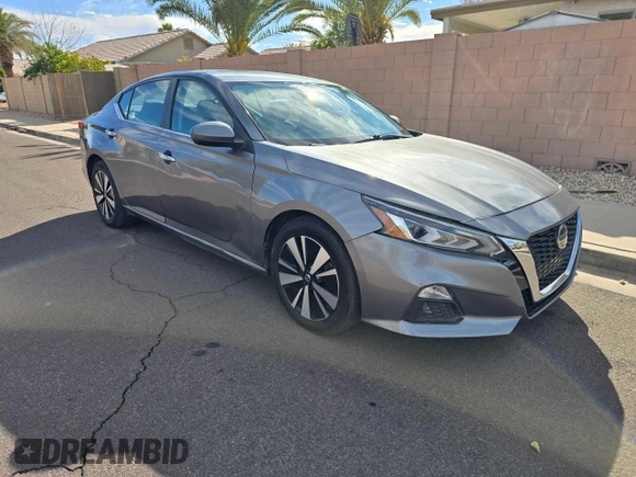 2021 Nissan Altima SV with VIN 1N4BL4DV1MN352810, listed as a Copart auction lot 44277975 with 71,484 mi miles and Clean Title. Bid and sale history available at carsss.com. Image 1.