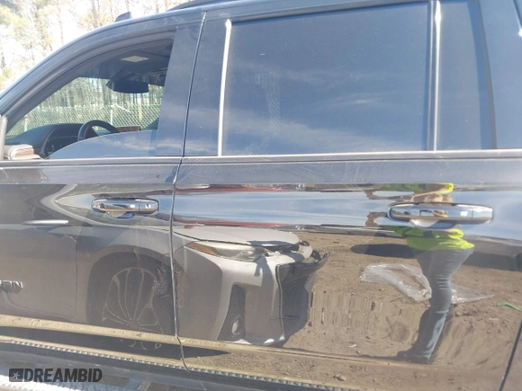2022 Chevrolet Suburban Z71 with VIN 1GNSKDKD5NR110949, listed as a IAAI auction lot 41556533 with 68,141 mi miles. Bid and sale history available at carsss.com. Image 15.