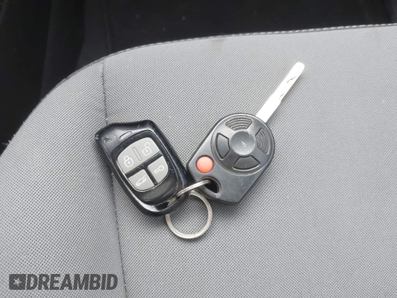 2014 Ford Escape SE z VIN 1FMCU9GX9EUC35713, wystawiony jako IAAI lot #42323161 z przebiegiem 169 393 mil mil oraz . Historia ofert i sprzedaży dostępna na DreamBid. Obrazek 11.
