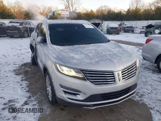 2017 Lincoln MKC Reserve with VIN 5LMCJ3D93HUL27994, listed as a IAAI auction lot 41270403 with 103,743 mi miles. Bid and sale history available at carsss.com. Image 1.