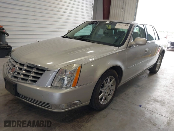 2011 Cadillac DTS Luxury Collection z VIN 1G6KD5E66BU119869, wystawiony jako IAAI lot #42221509 z przebiegiem 92 478 mil mil oraz . Historia ofert i sprzedaży dostępna na DreamBid. Obrazek 2.