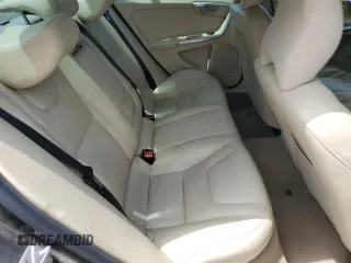 2015 Volvo S60 T5 Drive-E Platinum z VIN YV140MFD4F1314783, wystawiony jako Copart lot #55292105 z przebiegiem 129 818 mil mil oraz Szkoda całkowita • Salvage title. Historia ofert i sprzedaży dostępna na DreamBid. Obrazek 10.