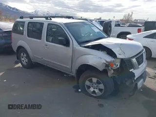 2007 Nissan Pathfinder SE with VIN 5N1AR18WX7C628127, listed as a IAAI auction lot 41513016 with 241,601 mi miles. Bid and sale history available at carsss.com. Image 1.