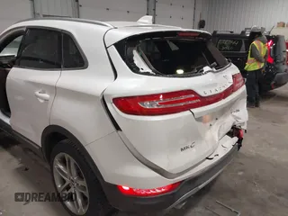 2016 Lincoln MKC Reserve with VIN 5LMTJ3DH2GUJ24052, listed as a IAAI auction lot 41666912 with 62,818 mi miles and . Bid and sale history available at DreamBid. Image 6.