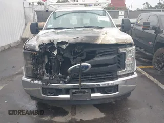 2019 Ford Super Duty F-250 SRW XL with VIN 1FDBF2A60KEC36428, listed as a IAAI auction lot 41735313 with 1 mi miles. Bid and sale history available at carsss.com. Image 6.