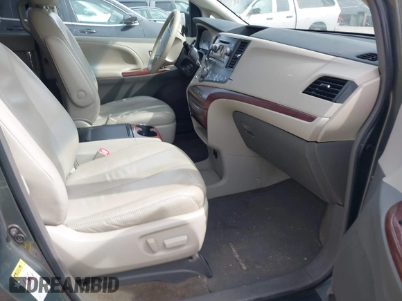2013 Toyota Sienna XLE AAS с VIN 5TDYK3DC8DS318387, выставлен на аукционе IAAI как лот 42146255 с пробегом 244 899 миль миль и . История ставок и продаж доступна на DreamBid. Изображение 5.