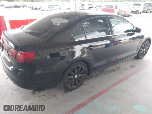 2013 Volkswagen Jetta SE z VIN 3VWDP7AJ1DM405572, wystawiony jako IAAI lot #42630897 z przebiegiem 257 925 mil mil oraz . Historia ofert i sprzedaży dostępna na DreamBid. Obrazek 4.