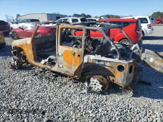 2013 Jeep Wrangler Unlimited Sport z VIN 1C4BJWDG0DL638009, wystawiony jako Copart lot #87440964 z przebiegiem Nie podano mil oraz Nie do naprawy • Non repairable. Historia ofert i sprzedaży dostępna na DreamBid. Obrazek 2.