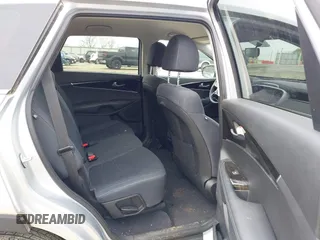 2019 Kia Sorento LX V6 with VIN 5XYPG4A5XKG489337, listed as a IAAI auction lot 41848949 with 101,510 mi miles. Bid and sale history available at carsss.com. Image 8.