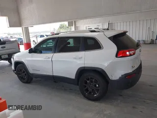 2016 Jeep Cherokee Latitude z VIN 1C4PJMCB5GW296303, wystawiony jako IAAI lot #42135490 z przebiegiem 136 503 mil mil oraz . Historia ofert i sprzedaży dostępna na DreamBid. Obrazek 14.