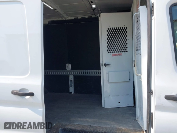 2019 Ford Transit с VIN 1FTBW2CM1KKA40712, выставлен на аукционе IAAI как лот 42479641 с пробегом 53 711 миль миль и . История ставок и продаж доступна на DreamBid. Изображение 8.