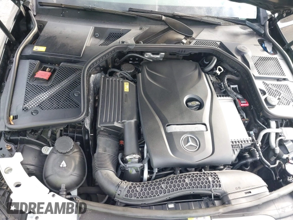 2015 Mercedes-Benz C-Class C 300 Luxury with VIN 55SWF4KB5FU020462, listed as a IAAI auction lot 40770678 with 136,442 mi miles. Bid and sale history available at carsss.com. Image 10.