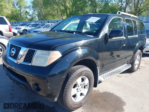 2007 Nissan Pathfinder S z VIN 5N1AR18U47C636190, wystawiony jako IAAI lot #42200265 z przebiegiem 228 221 mil mil oraz . Historia ofert i sprzedaży dostępna na DreamBid. Obrazek 2.