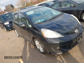 2009 Honda Fit Sport z VIN JHMGE88429S036052, wystawiony jako IAAI lot #41666718 z przebiegiem 241 506 mil mil oraz . Historia ofert i sprzedaży dostępna na DreamBid. Obrazek 1.
