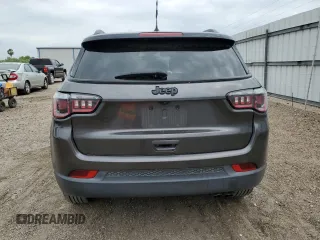 2018 Jeep Compass Latitude z VIN 3C4NJCBB7JT407630, wystawiony jako Copart lot #54610415 z przebiegiem 68 676 mil mil oraz Szkoda całkowita • Salvage title. Historia ofert i sprzedaży dostępna na DreamBid. Obrazek 6.