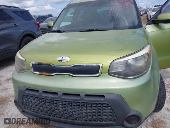 2014 Kia Soul with VIN KNDJN2A25E7715629, listed as a IAAI auction lot 40520926 with 110,418 mi miles. Bid and sale history available at carsss.com. Image 6.