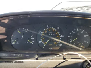 1984 Mercedes-Benz 300 D с VIN WDBAB33A2EA034753, выставлен на аукционе Copart как лот 61304335 с пробегом 172 402 миль миль и Чистый • Clean title. История ставок и продаж доступна на DreamBid. Изображение 9.
