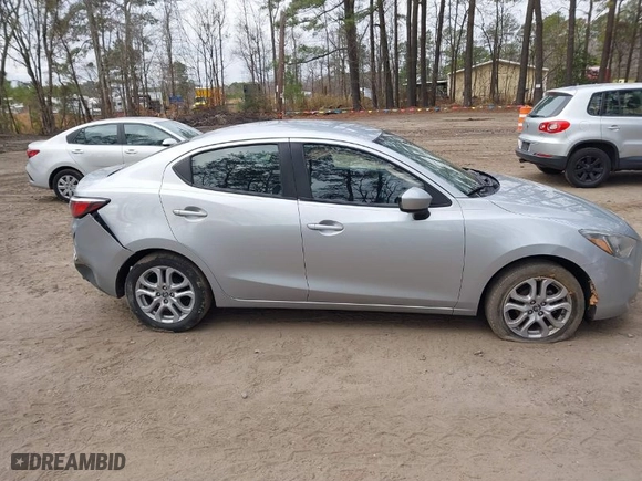 2018 Toyota Yaris iA with VIN 3MYDLBYV6JY318637, listed as a IAAI auction lot 41503146 with 87,247 mi miles. Bid and sale history available at carsss.com. Image 13.