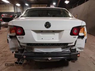 2010 Volkswagen Jetta SE с VIN 3VWRZ7AJ0AM162980, выставлен на аукционе IAAI как лот 42275941 с пробегом 88 142 миль миль и . История ставок и продаж доступна на DreamBid. Изображение 17.