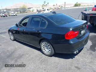 2009 BMW 3 Series 328i z VIN WBAPH735X9E126967, wystawiony jako IAAI lot #42053469 z przebiegiem 144 013 mil mil oraz . Historia ofert i sprzedaży dostępna na DreamBid. Obrazek 3.