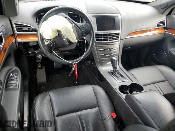 2019 Lincoln MKT with VIN 2LMHJ5NK1KBL04267, listed as a Copart auction lot 60502454 with Not Provided miles and Salvage Title. Bid and sale history available at DreamBid. Image 8.