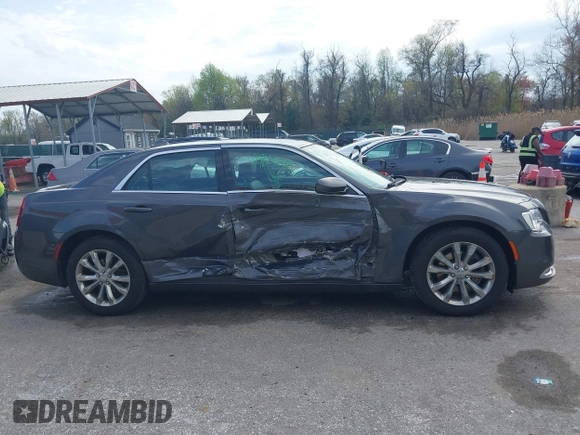 2019 Chrysler 300 Touring with VIN 2C3CCARG3KH581149, listed as a IAAI auction lot 41961358 with 97,714 mi miles and . Bid and sale history available at carsss.com. Image 13.