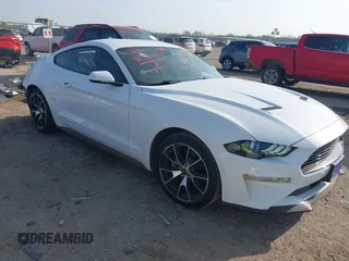 2021 Ford Mustang EcoBoost z VIN 1FA6P8TD5M5133239, wystawiony jako IAAI lot #41899042 z przebiegiem 65 553 mil mil oraz . Historia ofert i sprzedaży dostępna na DreamBid. Obrazek 1.