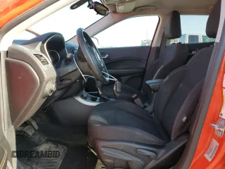 2017 Jeep Compass Sport z VIN 3C4NJDAB5HT642691, wystawiony jako Copart lot #54208335 z przebiegiem 183 359 mil mil oraz Szkoda całkowita • Salvage title. Historia ofert i sprzedaży dostępna na DreamBid. Obrazek 7.