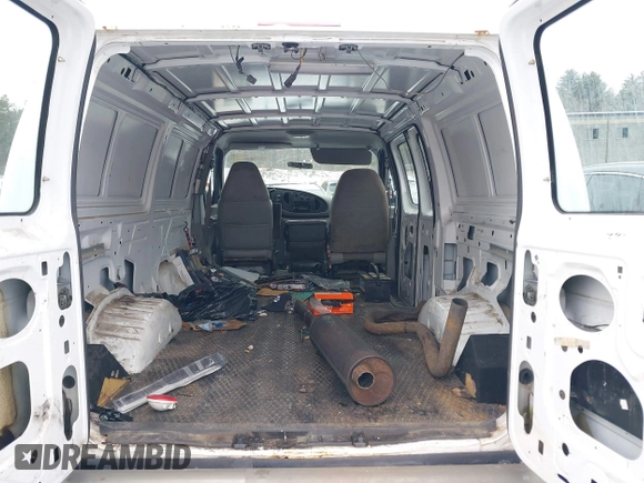 1999 Ford E-Series Commercial с VIN 1FTPE2422XHB40263, выставлен на аукционе IAAI как лот 41467093 с пробегом 85 504 миль миль и . История ставок и продаж доступна на DreamBid. Изображение 8.
