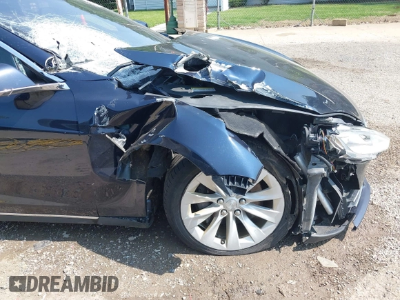 2014 Tesla Model S 60 with VIN 5YJSA1H17EFP65983, listed as a IAAI auction lot 42399288 with 166,365 mi miles and . Bid and sale history available at DreamBid. Image 20.