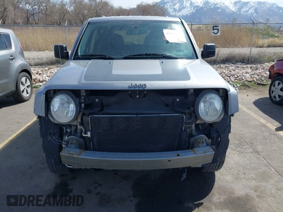 2016 Jeep Patriot Sport with VIN 1C4NJPBA3GD748035, listed as a IAAI auction lot 41894795 with 191,353 mi miles and . Bid and sale history available at DreamBid. Image 13.