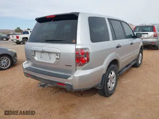 2006 Honda Pilot LX with VIN 2HKYF18106H551447, listed as a IAAI auction lot 41880391 with 1 mi miles. Bid and sale history available at carsss.com. Image 4.