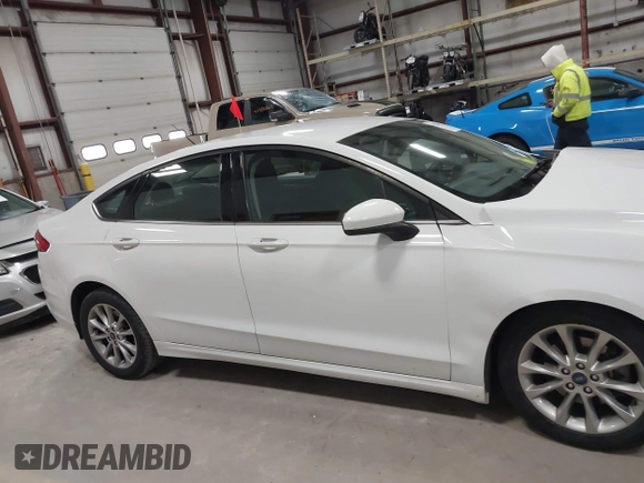2017 Ford Fusion SE with VIN 3FA6P0H7XHR355914, listed as a IAAI auction lot 41983458 with 118,403 mi miles. Bid and sale history available at carsss.com. Image 13.