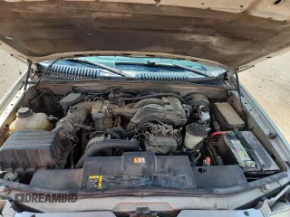 2004 Ford Explorer XLT z VIN 1FMZU63K84ZA25995, wystawiony jako Copart lot #64020595 z przebiegiem 239 155 mil mil oraz Szkoda całkowita • Salvage title. Historia ofert i sprzedaży dostępna na DreamBid. Obrazek 12.