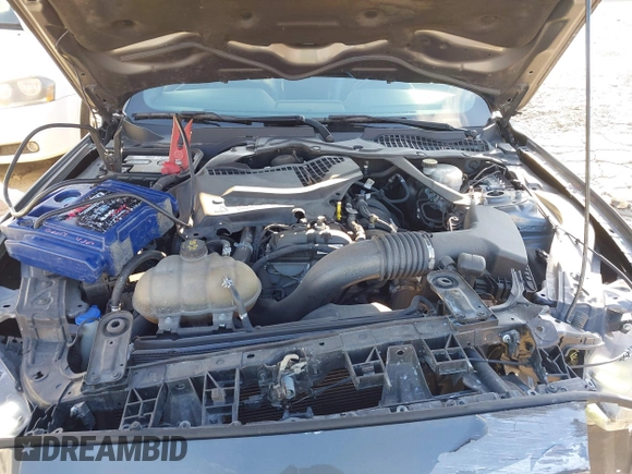 2021 Ford Mustang EcoBoost z VIN 1FATP8UH3M5105279, wystawiony jako IAAI lot #41712821 z przebiegiem 99 760 mil mil oraz . Historia ofert i sprzedaży dostępna na DreamBid. Obrazek 10.