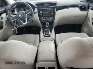 2017 Nissan Rogue SV with VIN JN1BJ1CP5HW010989, listed as a Copart auction lot 59119805 with 82,632 mi miles and Salvage title. Bid and sale history available at DreamBid. Image 8.