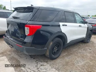 2021 Ford Police Interceptor Utility z VIN 1FM5K8ABXMGA46944, wystawiony jako IAAI lot #42087400 z przebiegiem 82 623 mil mil oraz . Historia ofert i sprzedaży dostępna na DreamBid. Obrazek 4.