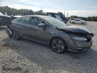 2019 Honda Clarity Plug-In Hybrid with VIN JHMZC5F12KC004076, listed as a Copart auction lot 70198693 with 105,325 mi miles. Bid and sale history available at carsss.com. Image 4.