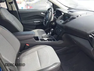 2017 Ford Escape SE with VIN 1FMCU0G94HUE90206, listed as a IAAI auction lot 42069904 with 86,883 mi miles. Bid and sale history available at carsss.com. Image 5.
