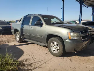 2011 Chevrolet Avalanche LS with VIN 3GNMCEE00BG100796, listed as a Copart auction lot 73812144 with 216,694 mi miles and Salvage Title. Bid and sale history available at carsss.com. Image 4.