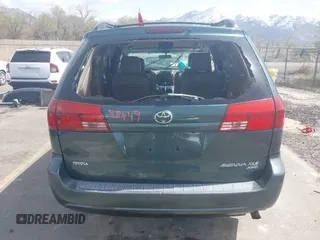 2005 Toyota Sienna XLE with VIN 5TDBA22C65S040922, listed as a IAAI auction lot 41988449 with 292,167 mi miles. Bid and sale history available at carsss.com. Image 16.