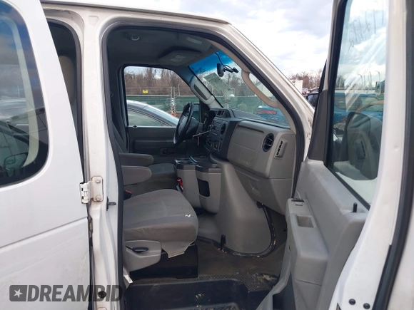2010 Ford Econoline Passenger XL с VIN 1FBSS3BL6ADA81371, выставлен на аукционе IAAI как лот 41192772 с пробегом 154 886 миль миль и . История ставок и продаж доступна на DreamBid. Изображение 5.